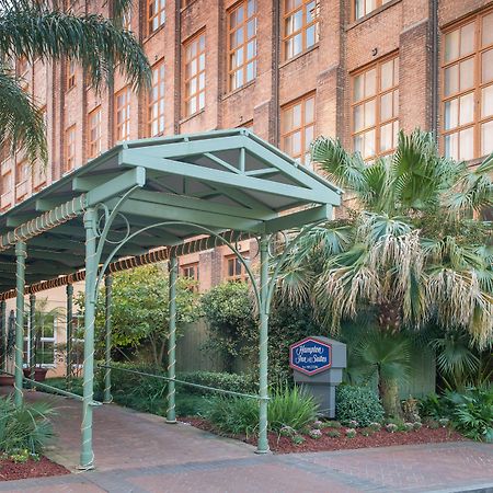 Hampton Inn And Suites New Orleans Convention Center Экстерьер фото