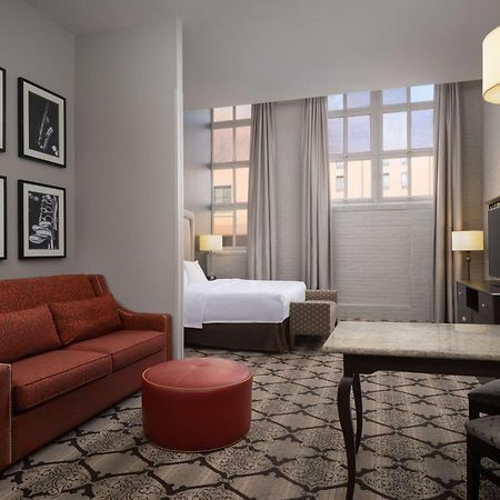 Hampton Inn And Suites New Orleans Convention Center Экстерьер фото