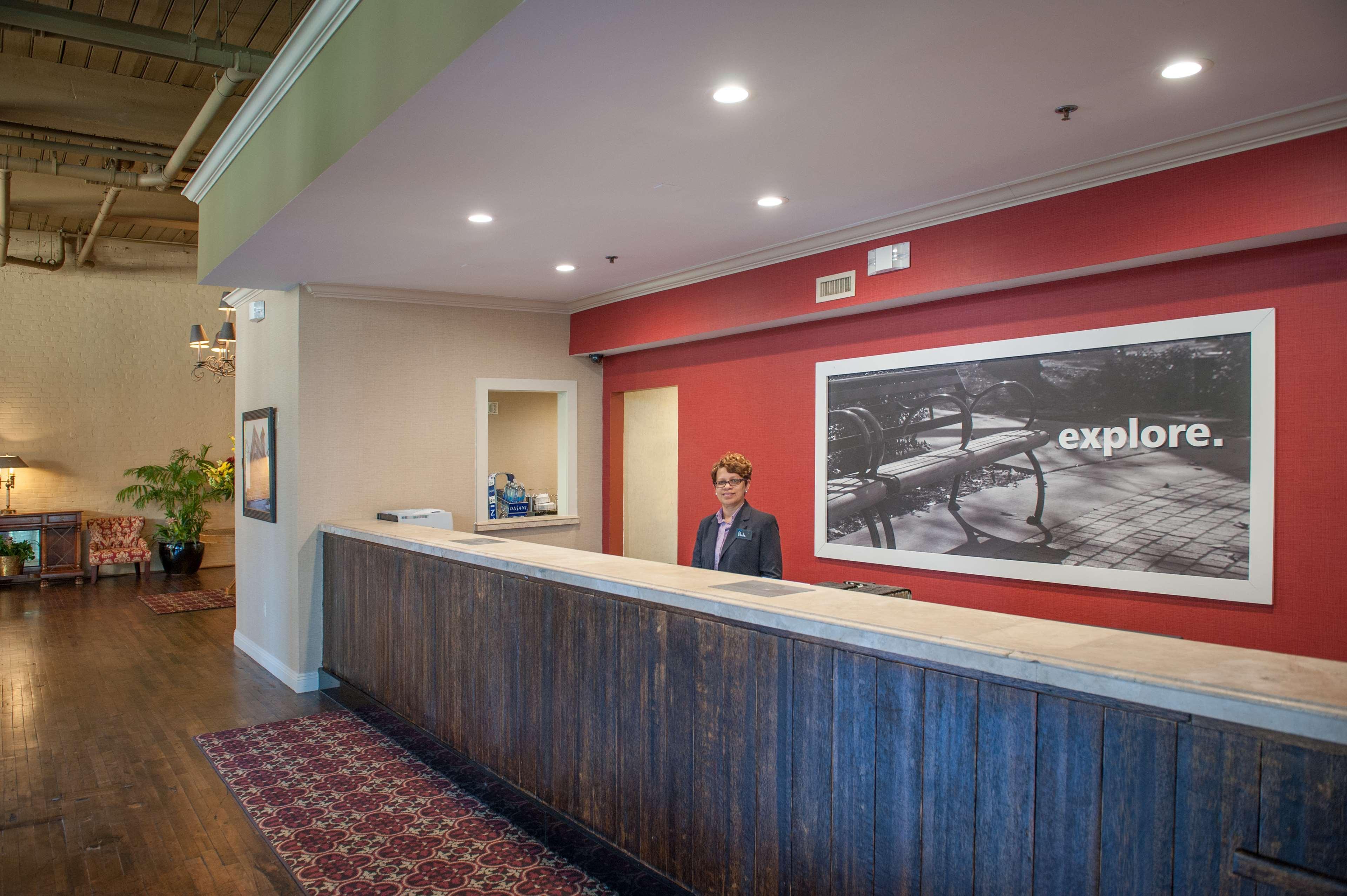 Hampton Inn And Suites New Orleans Convention Center Экстерьер фото