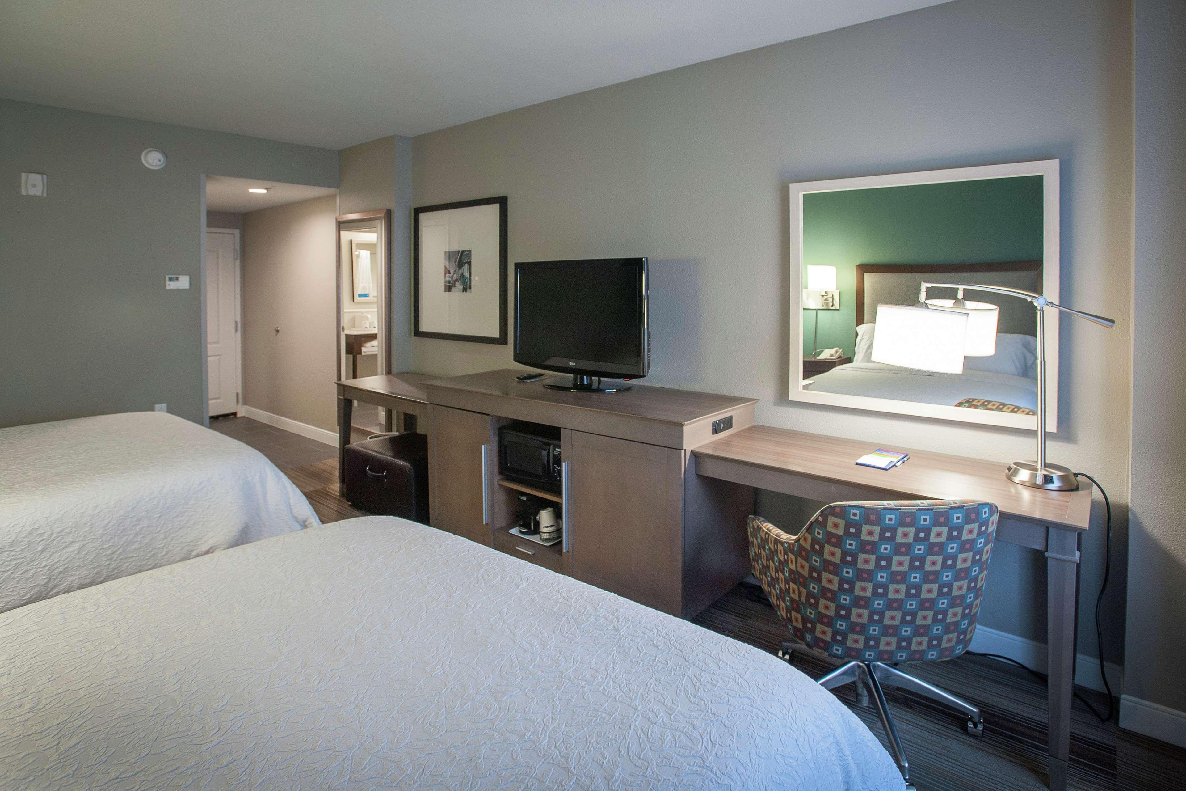 Hampton Inn And Suites New Orleans Convention Center Экстерьер фото