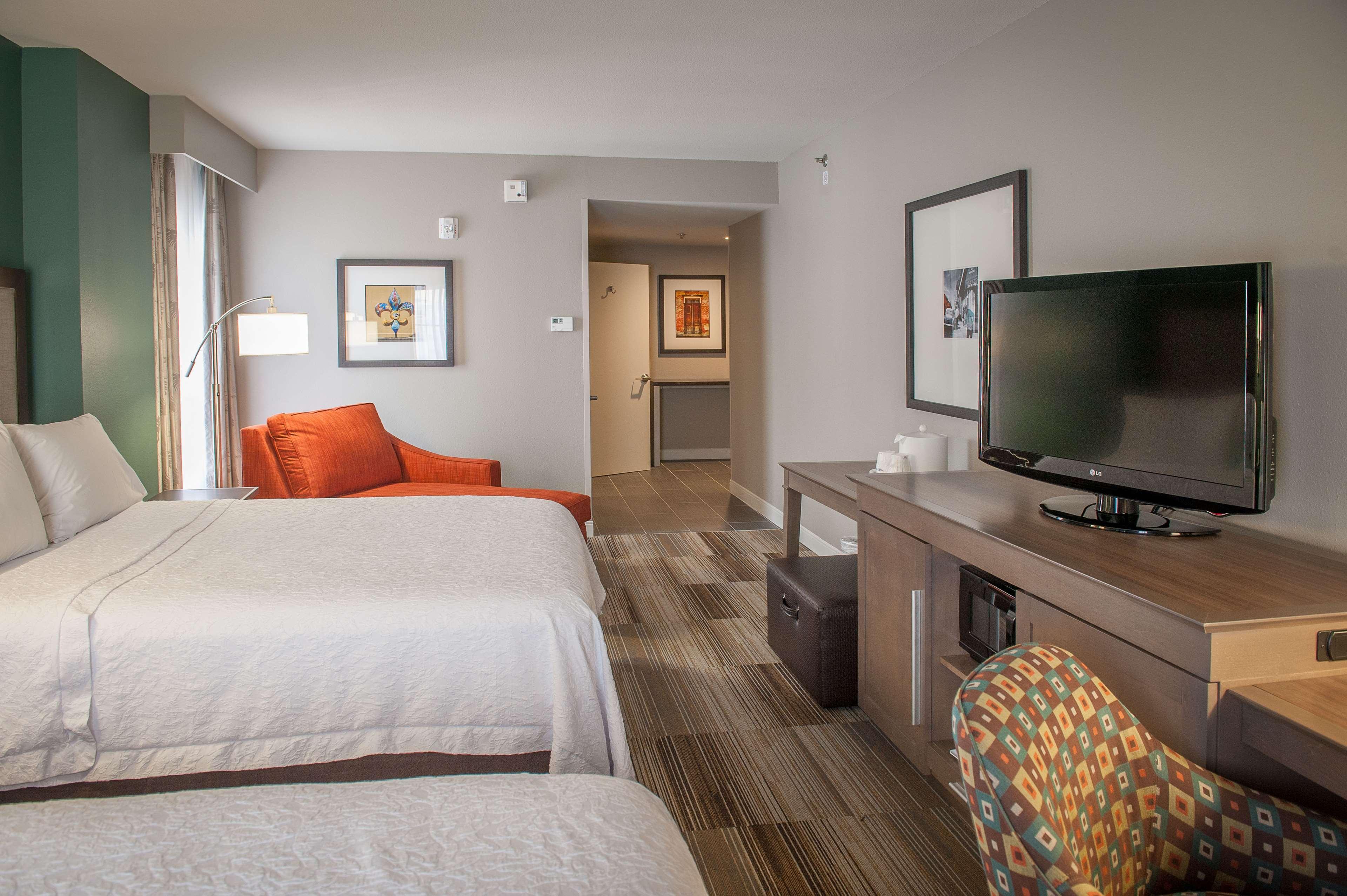 Hampton Inn And Suites New Orleans Convention Center Экстерьер фото