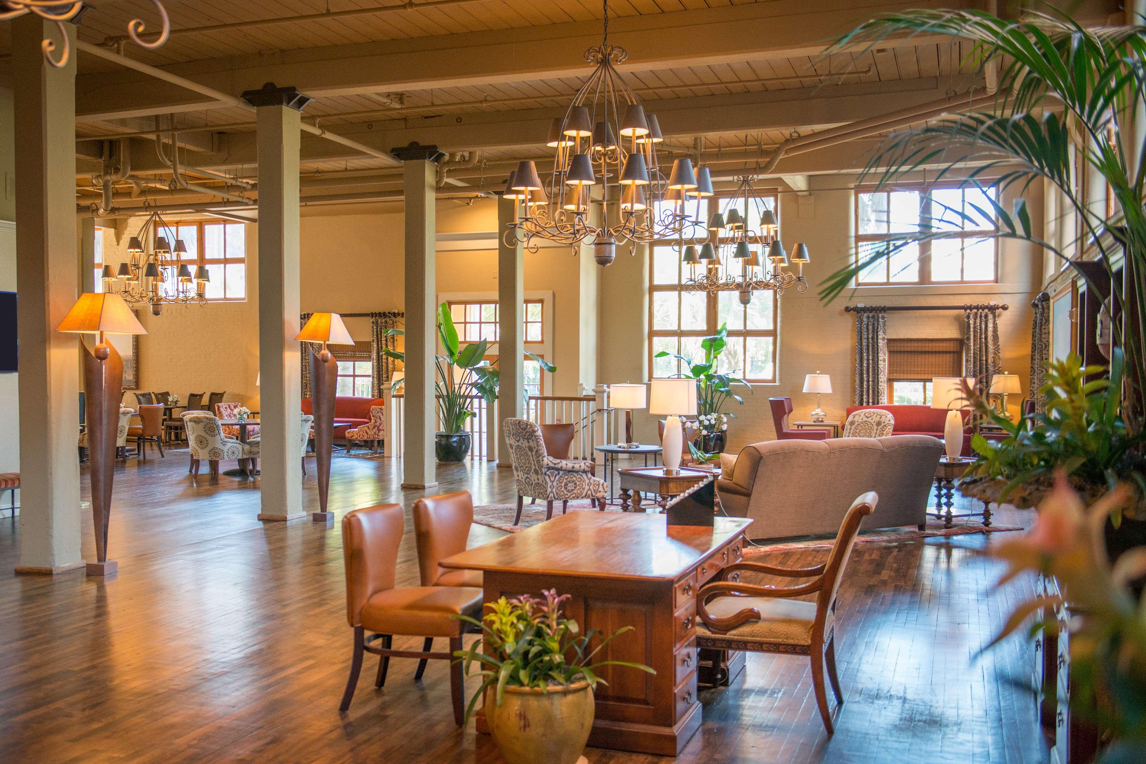 Hampton Inn And Suites New Orleans Convention Center Экстерьер фото