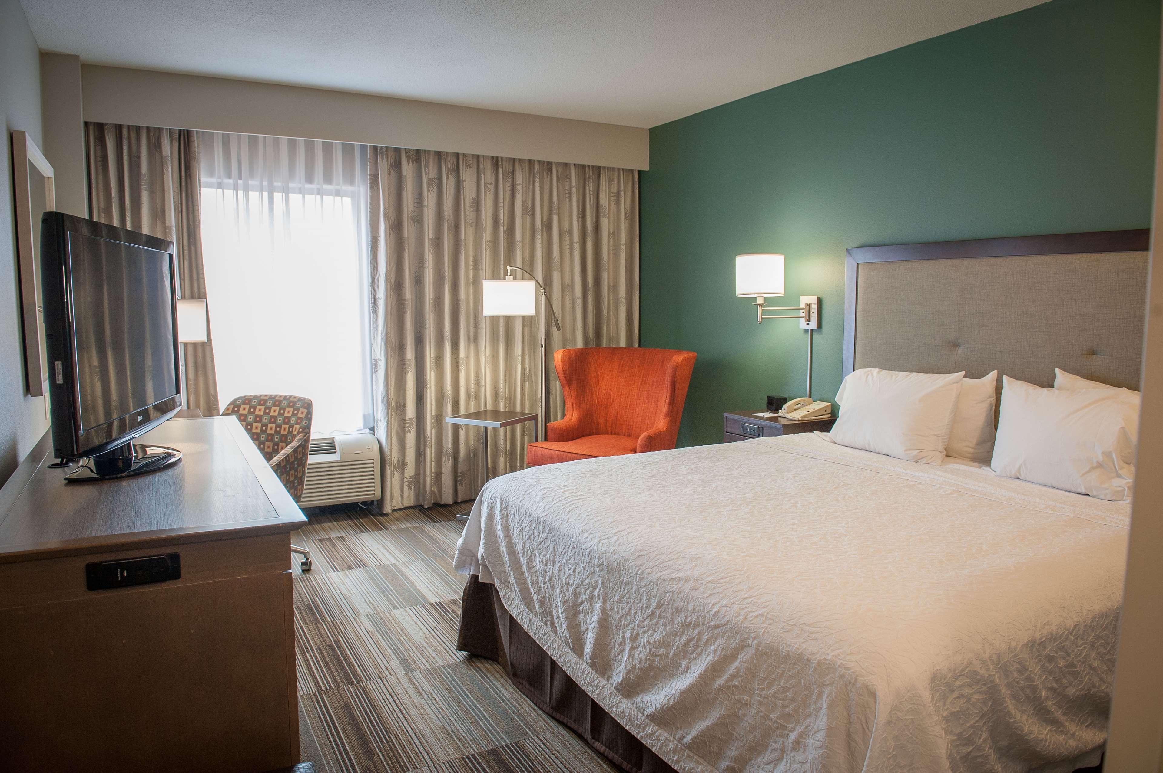 Hampton Inn And Suites New Orleans Convention Center Экстерьер фото