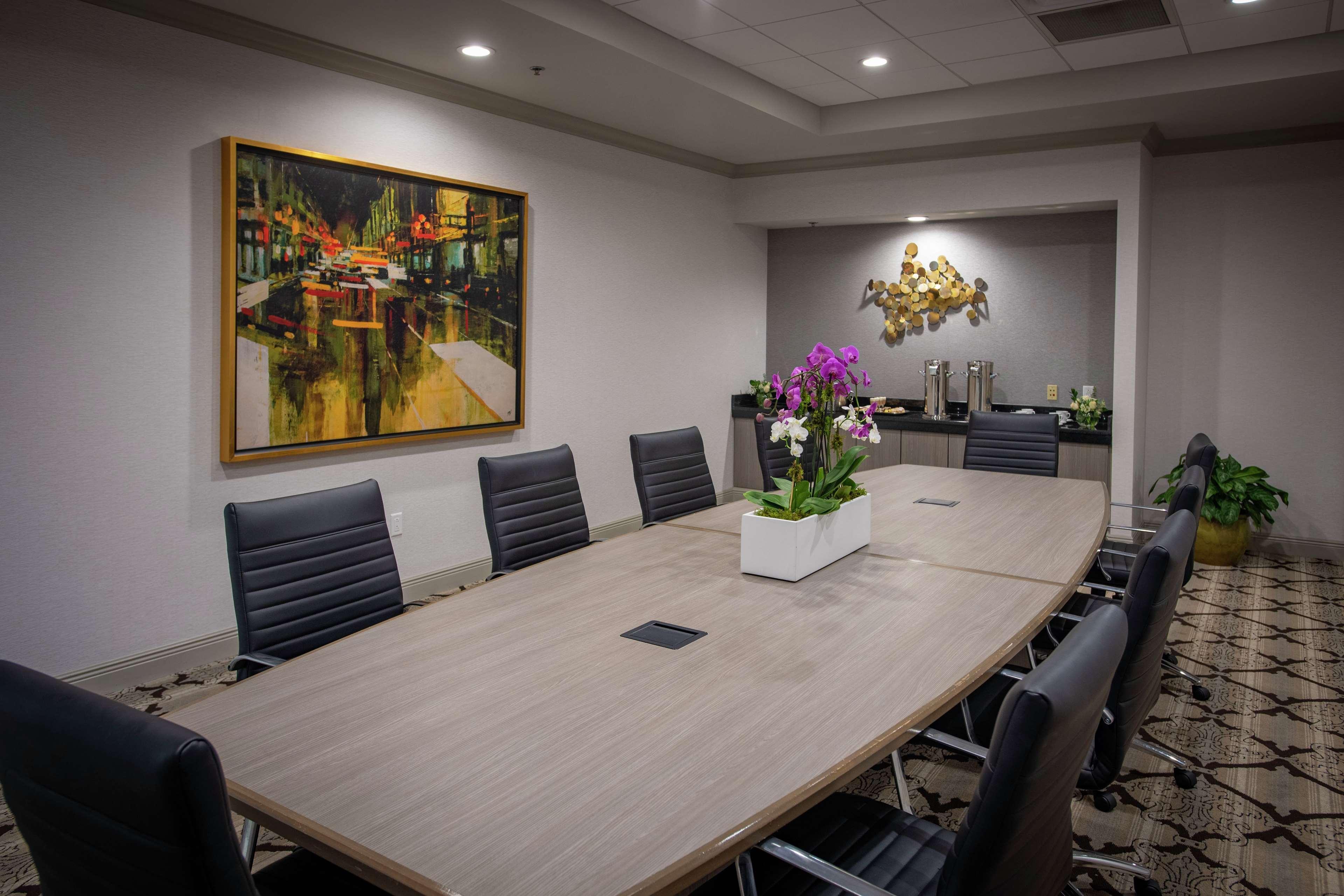 Hampton Inn And Suites New Orleans Convention Center Экстерьер фото