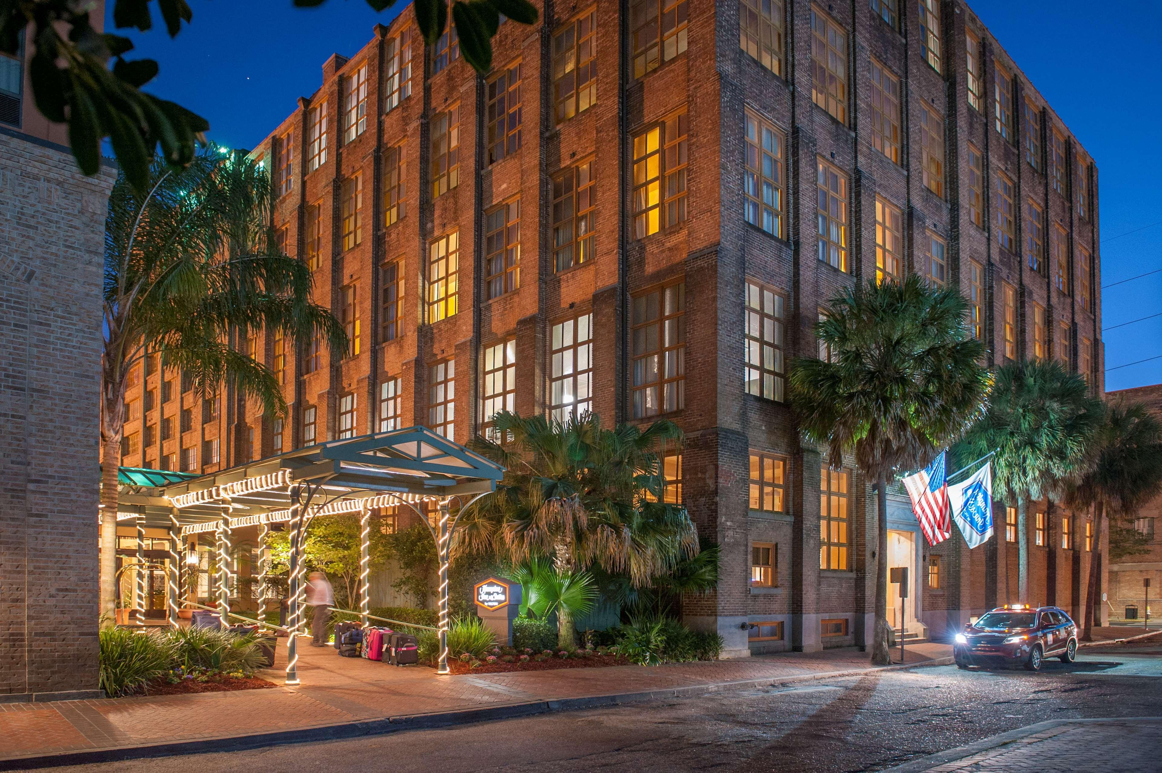 Hampton Inn And Suites New Orleans Convention Center Экстерьер фото