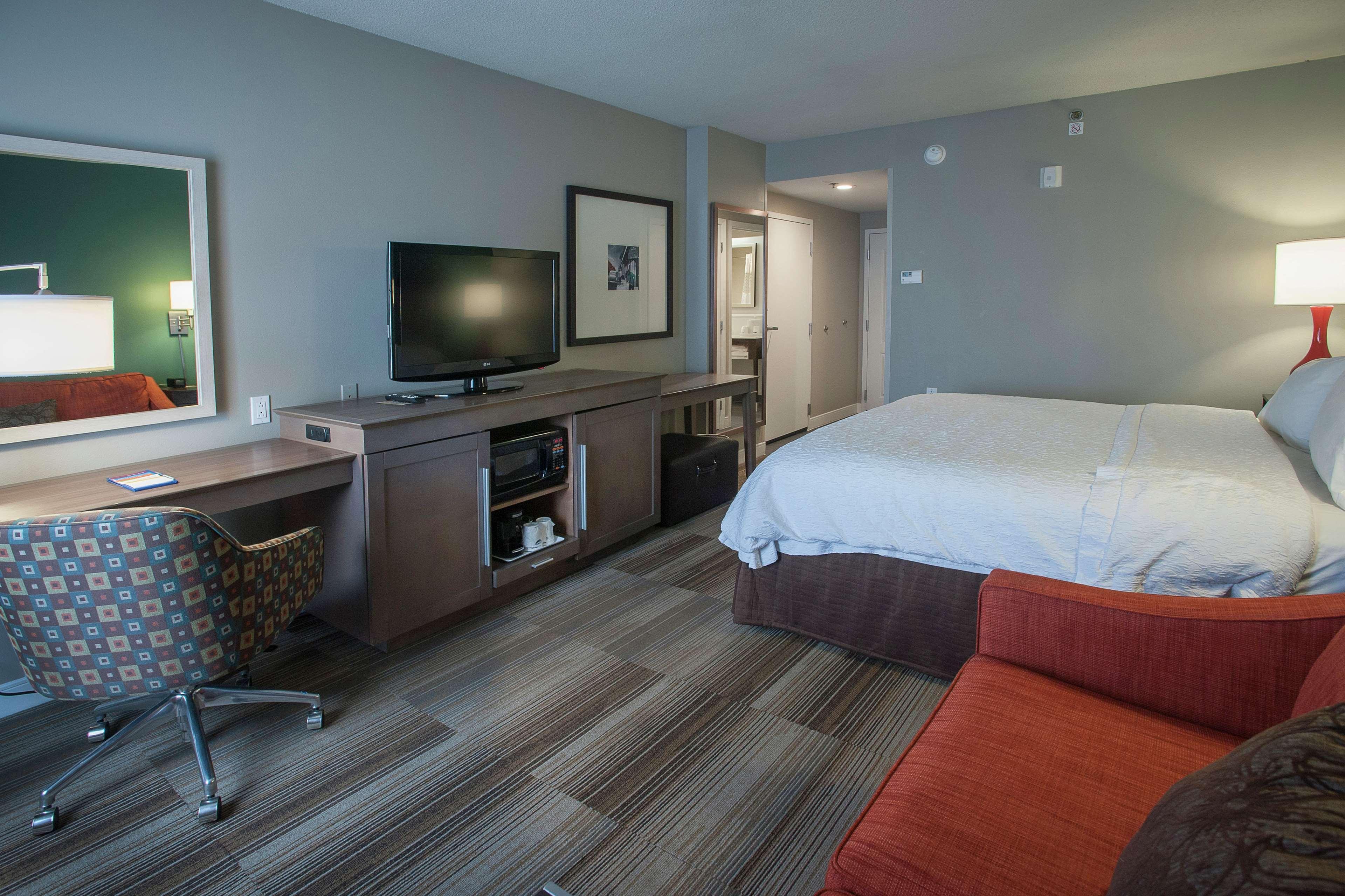 Hampton Inn And Suites New Orleans Convention Center Экстерьер фото