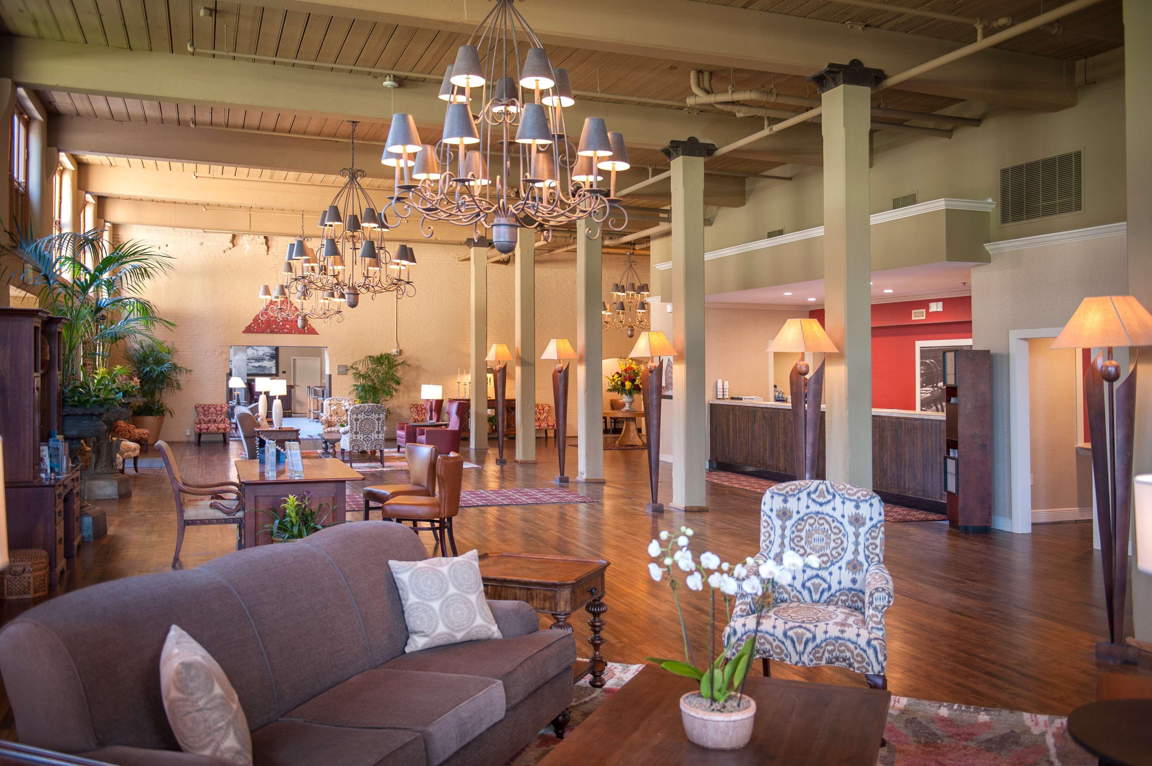 Hampton Inn And Suites New Orleans Convention Center Экстерьер фото