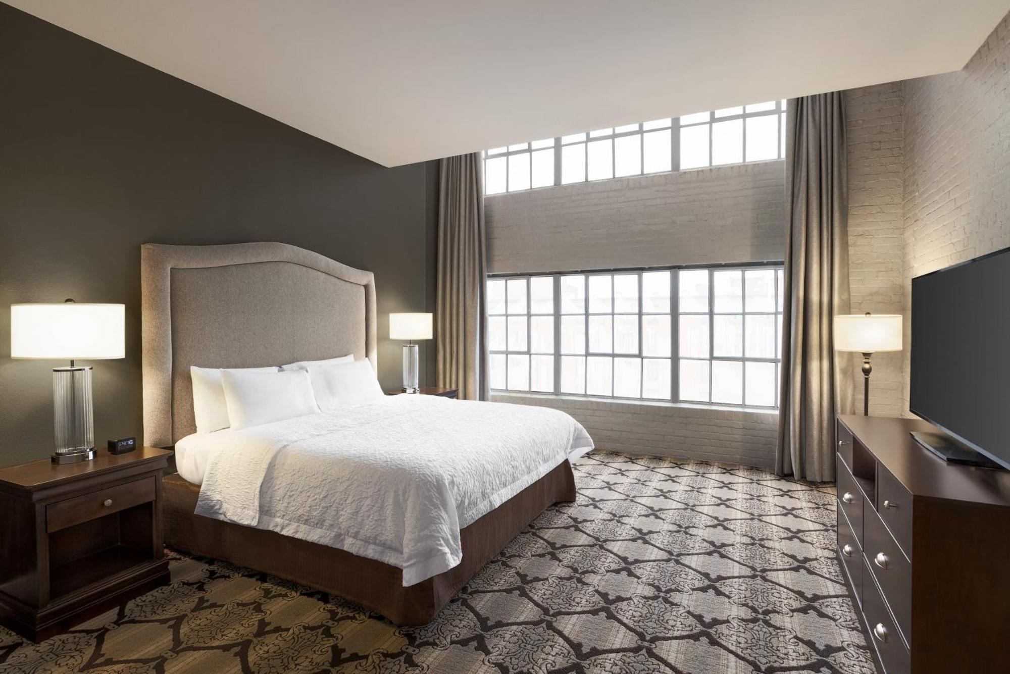 Hampton Inn And Suites New Orleans Convention Center Экстерьер фото