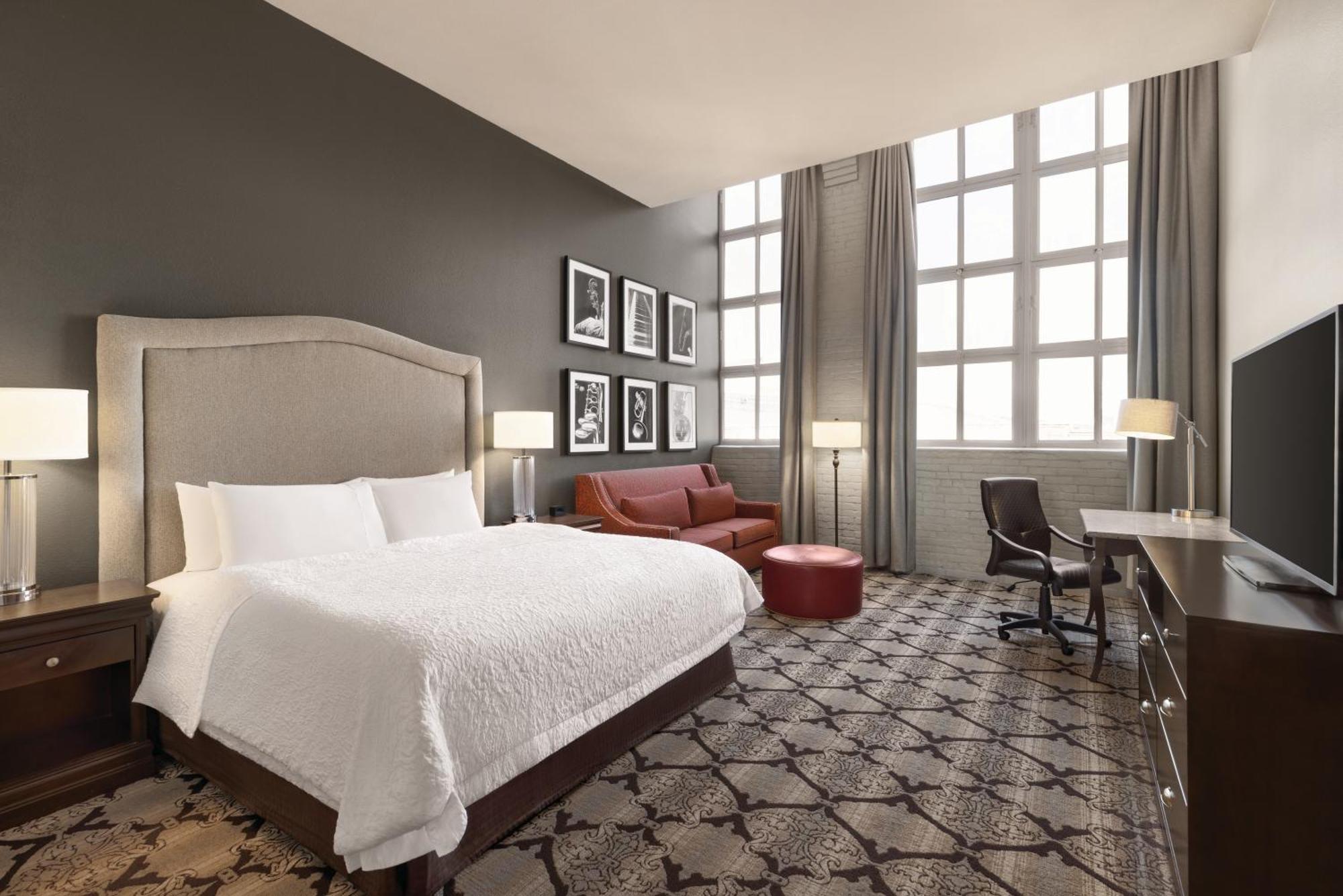 Hampton Inn And Suites New Orleans Convention Center Экстерьер фото