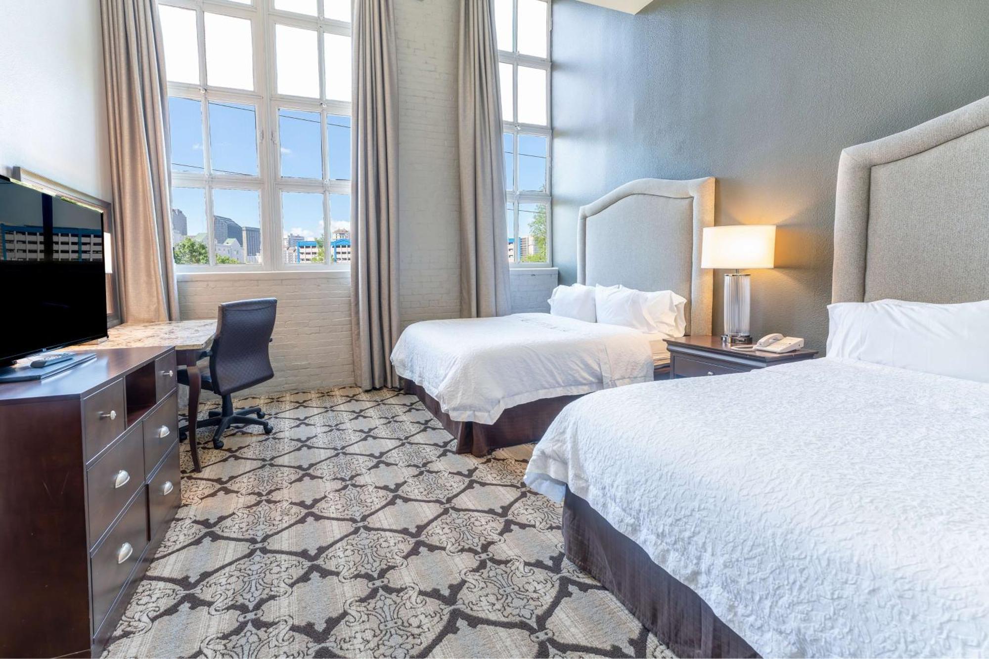 Hampton Inn And Suites New Orleans Convention Center Экстерьер фото