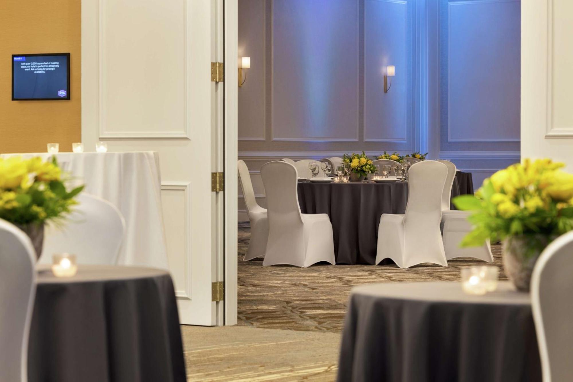 Hampton Inn And Suites New Orleans Convention Center Экстерьер фото