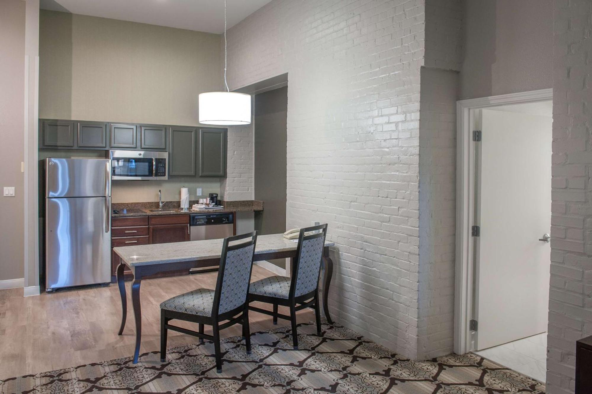 Hampton Inn And Suites New Orleans Convention Center Экстерьер фото