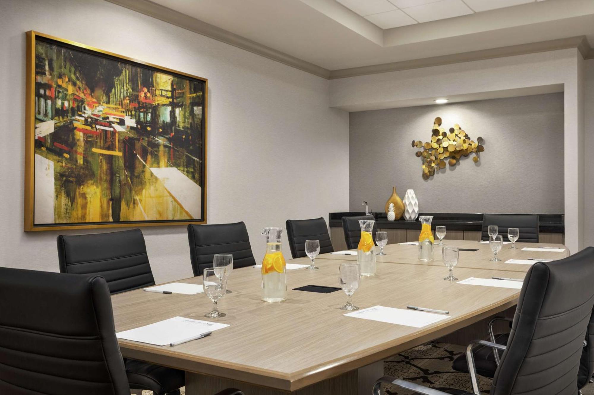 Hampton Inn And Suites New Orleans Convention Center Экстерьер фото