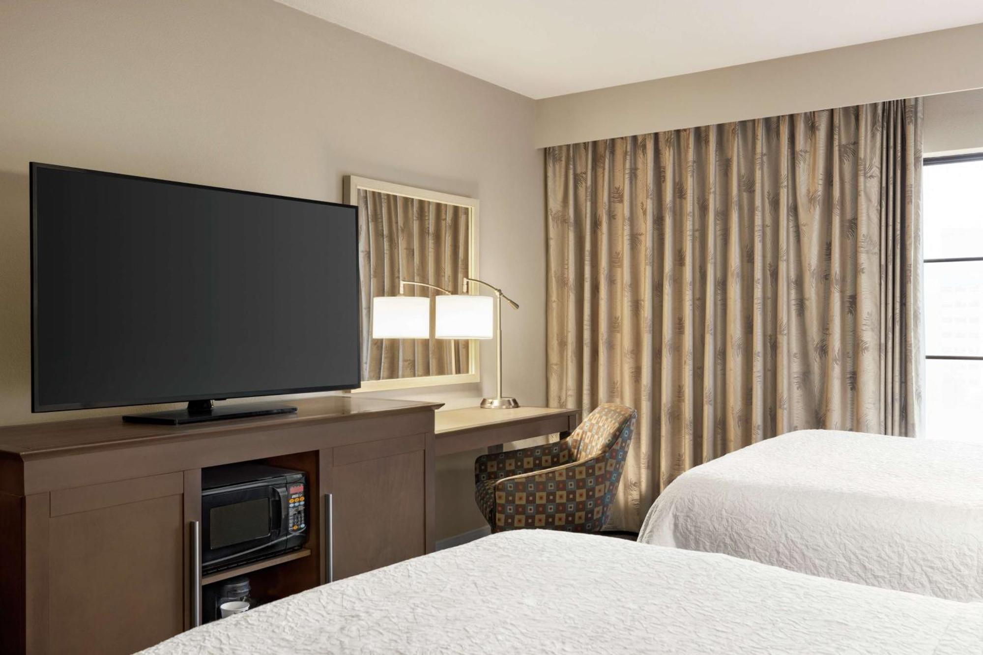 Hampton Inn And Suites New Orleans Convention Center Экстерьер фото
