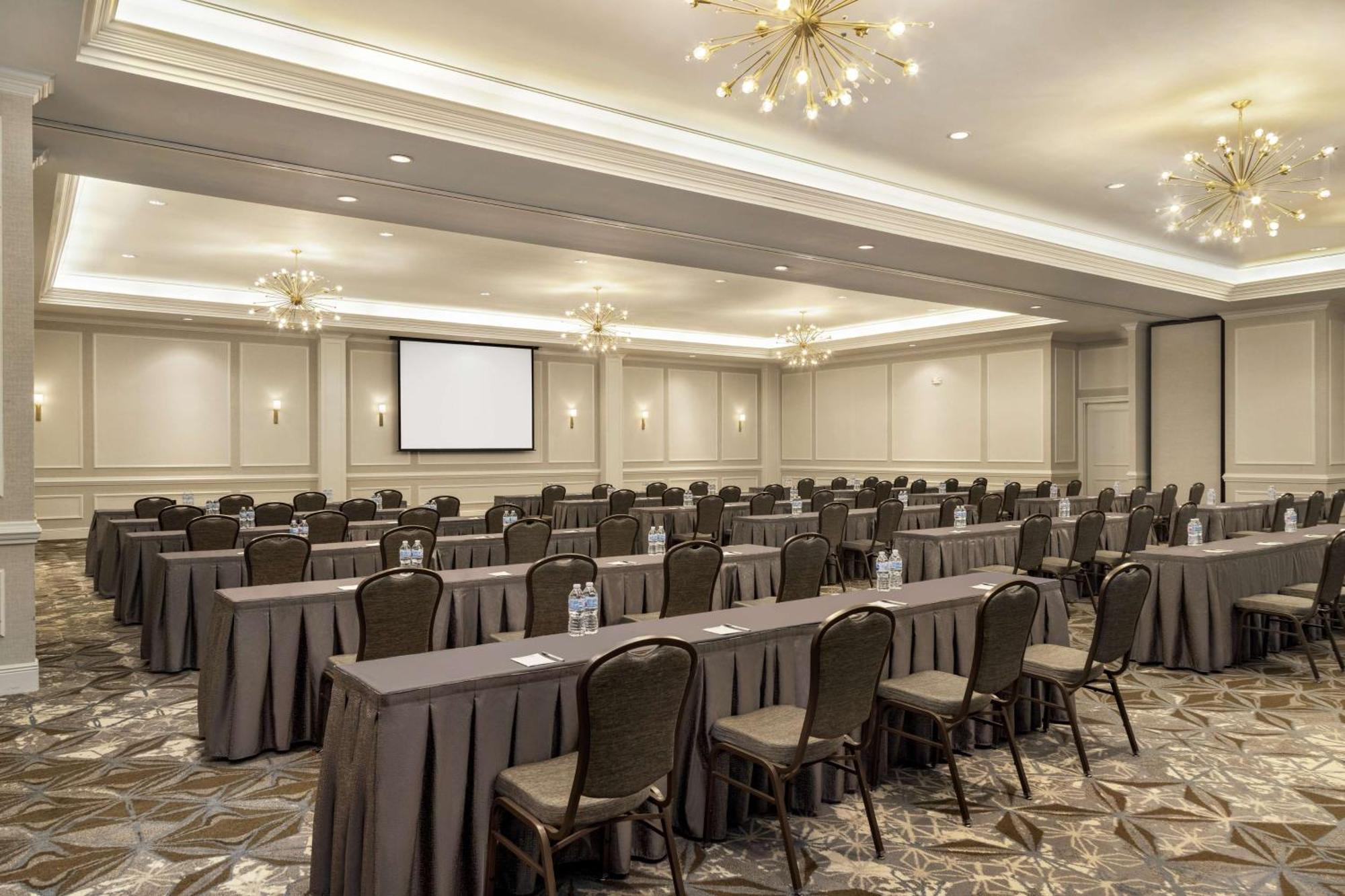 Hampton Inn And Suites New Orleans Convention Center Экстерьер фото