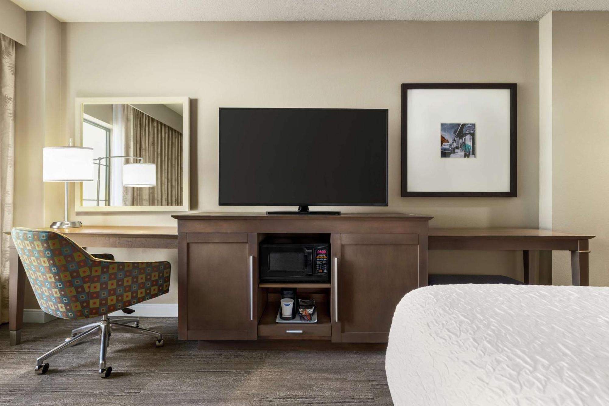 Hampton Inn And Suites New Orleans Convention Center Экстерьер фото